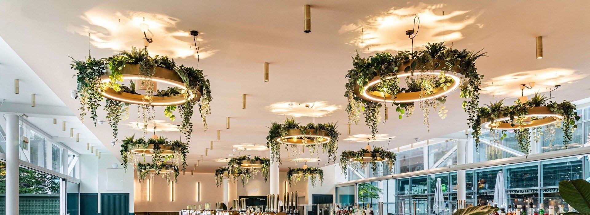 Lámpara de suspensión TR diseñada por Josep Lluís Xuclà para Insòlit, una lámpara de suspensión circular de diseño contemporáneo. Esta lámpara de suspensión destaca por su perfil de aluminio extruido y curvado, combinado con un difusor de policarbonato gel que suaviza la iluminación, ideal para proyectos de iluminación a medida y lámparas a medida. La lámpara de suspensión TR es totalmente personalizable y perfecta para crear combinaciones de lámparas suspendidas o lámparas flotantes combinables en lobbis de hotel, recepción y grandes espacios. Como lámpara de gran escala y lámpara de diseño exclusiva, la TR aporta funcionalidad y estilo en proyectos de lighting design, iluminación a medida y decoración de interiores. Este modelo de lámpara de suspensión circular permite múltiples combinaciones con otras lámparas suspendidas, facilitando composiciones únicas para lobbis de hotel, recepciones y grandes salones. La lámpara de suspensión TR de Insòlit es la elección ideal para quienes buscan lámparas combinables suspendidas, iluminación a medida y productos de alta calidad en lámparas de diseño y lighting design. TR suspension lamp designed by Josep Lluís Xuclà for Insòlit is a circular suspension lamp with a contemporary design. This suspension lamp features an extruded and curved aluminum profile combined with a gel polycarbonate diffuser that softens the lighting, perfect for bespoke lighting and custom lamps projects. The TR suspension lamp is fully customizable and ideal for creating combinations of suspended lamps or combinable floating lamps for hotel lobbies, receptions, and large spaces. As a large-scale lamp and designer lamp, the TR provides functionality and style in lighting design, bespoke lighting, and interior decoration projects. This circular suspension lamp model allows multiple combinations with other suspended lamps, enabling unique compositions for hotel lobbies, receptions, and large halls. The Insòlit TR suspension lamp is the perfect choice for those looking for combinable suspended lamps, bespoke lighting, and high-quality products in designer lamps and lighting design.